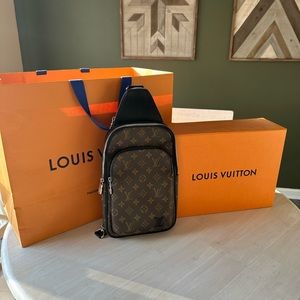 Louis Vuitton Avenue Slingbag